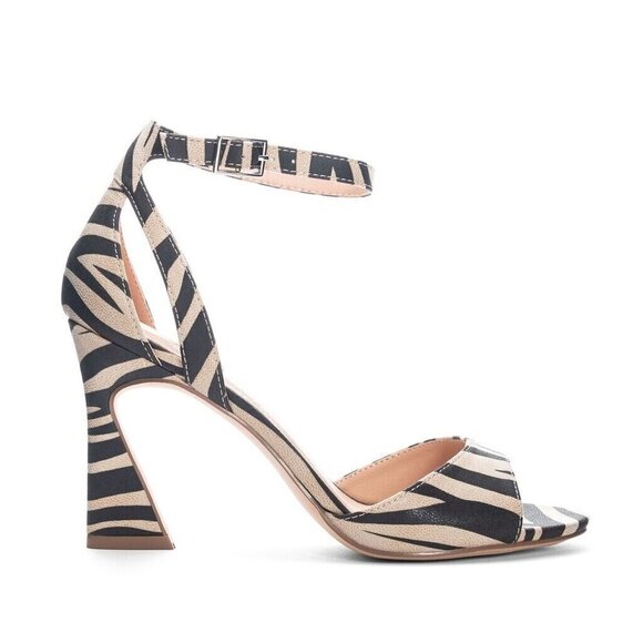 CHINESE Laundry New "Robby" Ankle Strap Animal Print Sandal Flared Heel - Picture 10 of 10